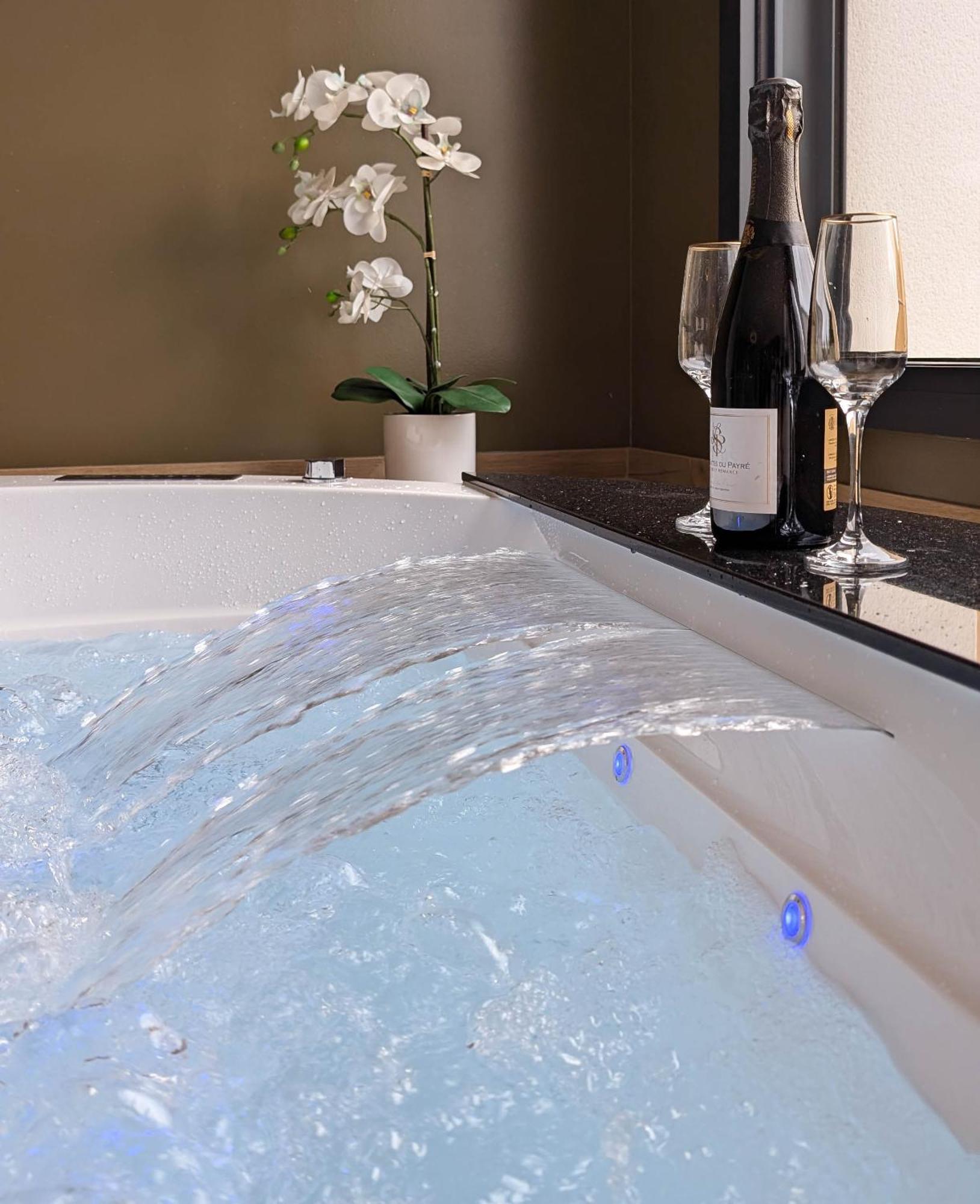 Les Suites Du Payre - Suite Romance Saint-Hilaire-de-Talmont Kültér fotó